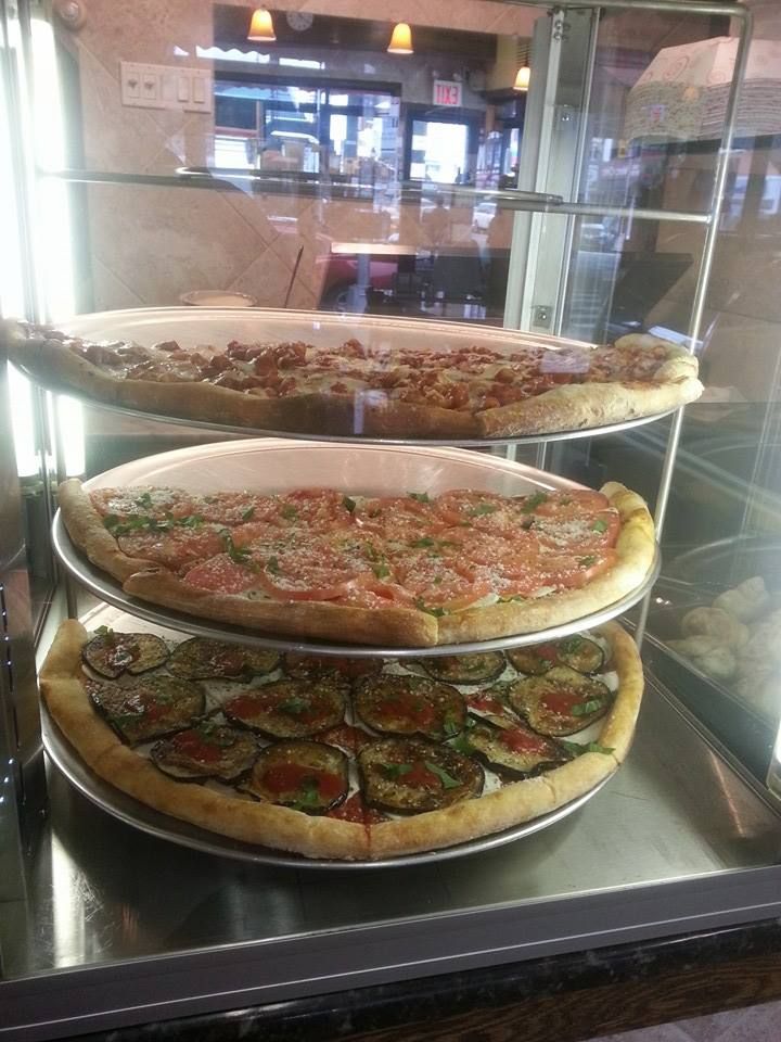 Leo's Pizza - Astoria Accessibility