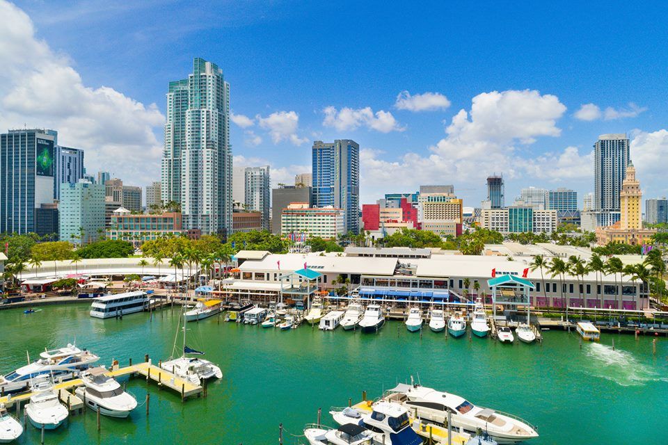 Bayside Marketplace - Miami Entertainment