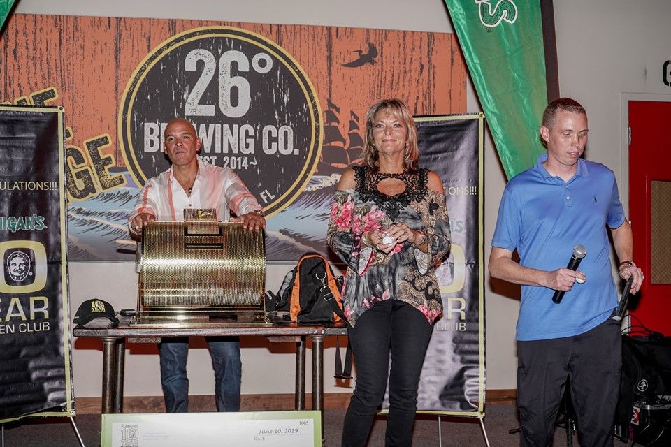 Flanigan's Seafood Bar and Grill - Hialeah Accessibility