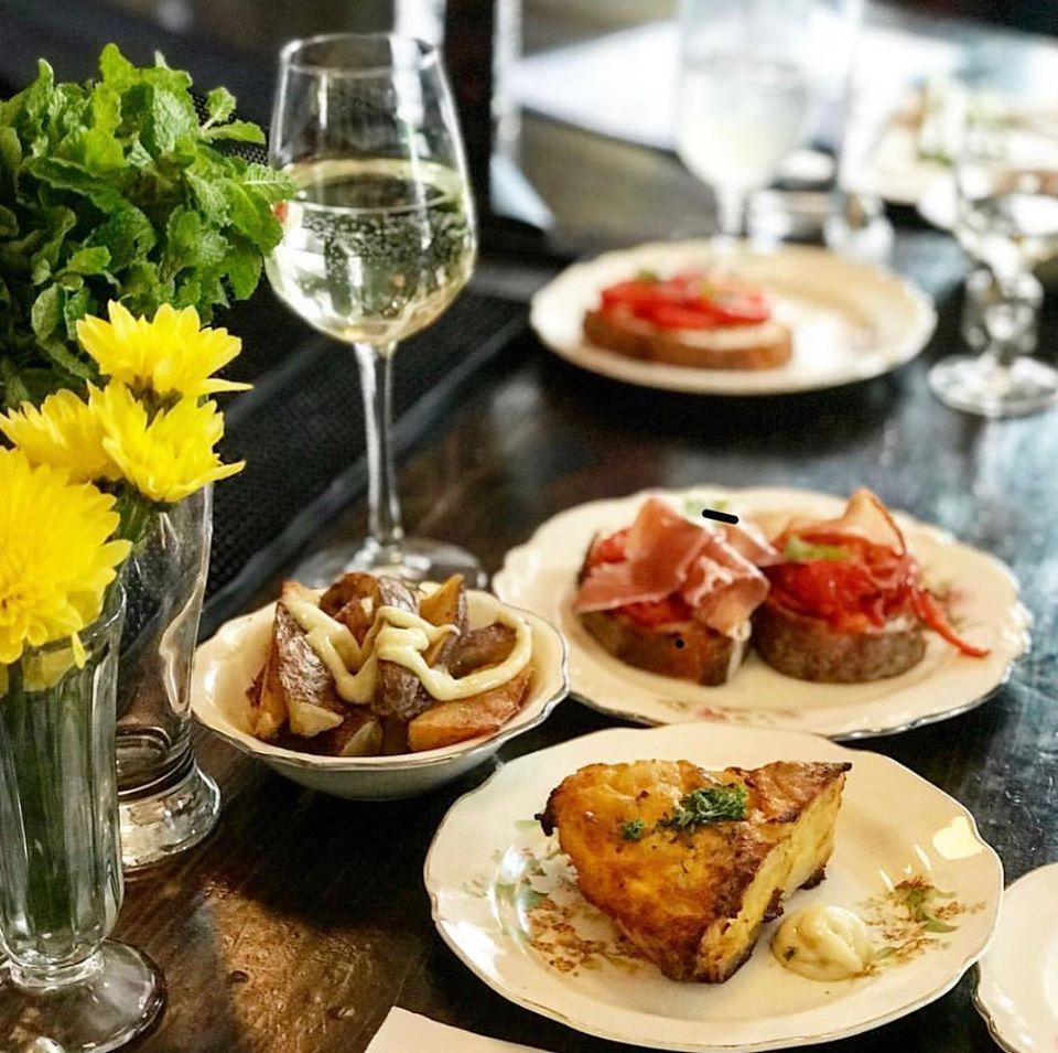 PEQUE Vinos & Tapas - New York Frisatsunmon