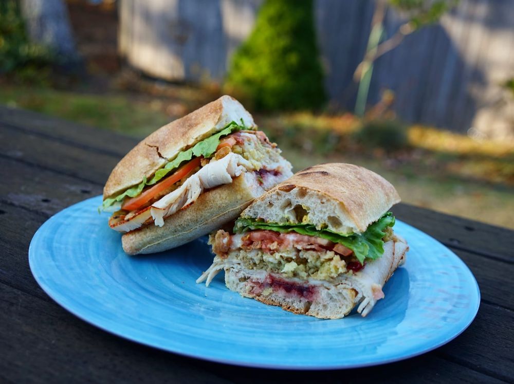 Sam's Deli - New York Surroundings