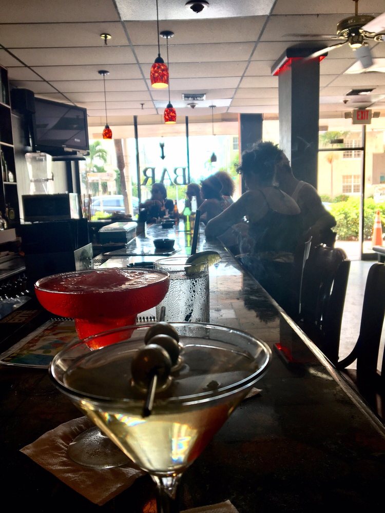 Cucu's Nest Bar - Miami Beach Conversation
