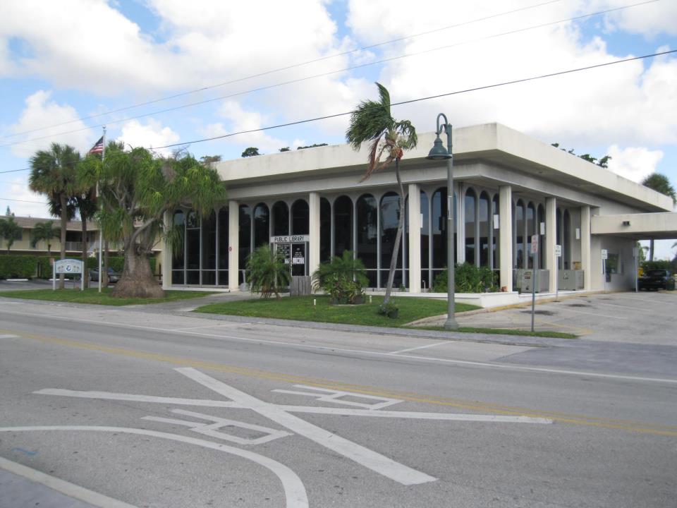Lantana Public Library - Lantana Surroundings