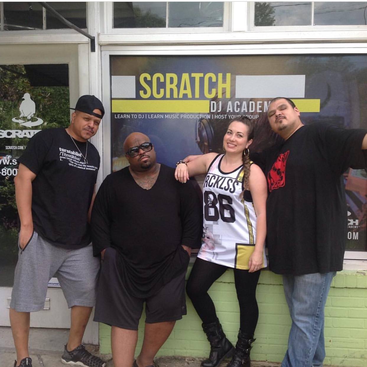 Scratch DJ Academy - New York Accommodate