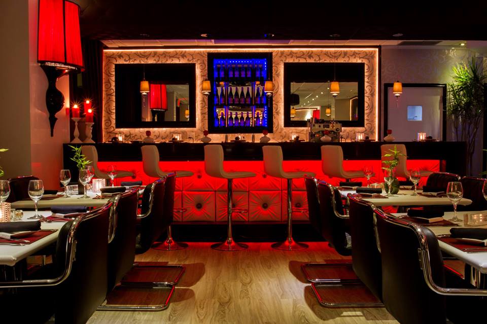 Lola Restaurant & Grill - Seattle Entertainment