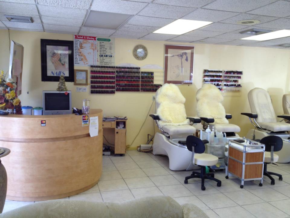 U.N. Nails - Riviera Beach Accommodate