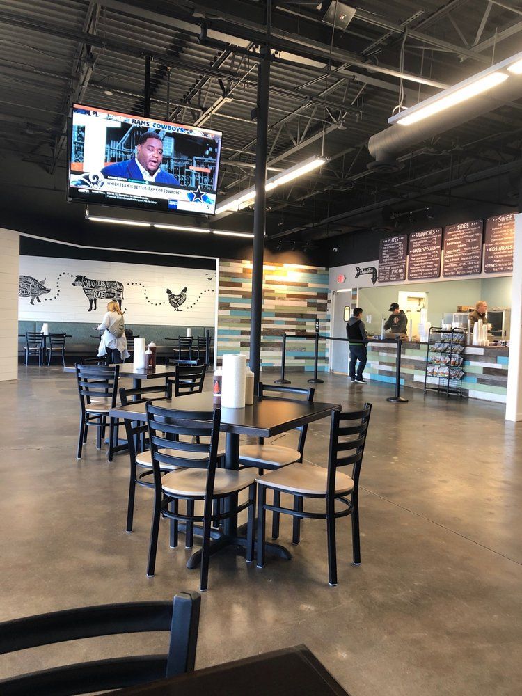 Righteous 'Que - Marietta Informative