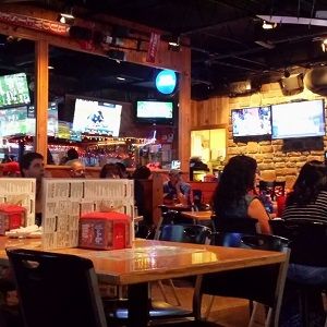 Prime Time Sports Grill - Tampa Entertainment