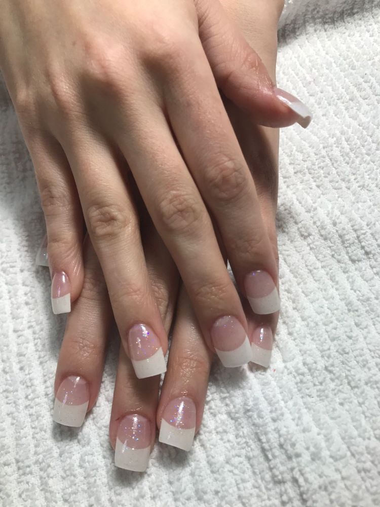 Luxury Nails - Belleville Information