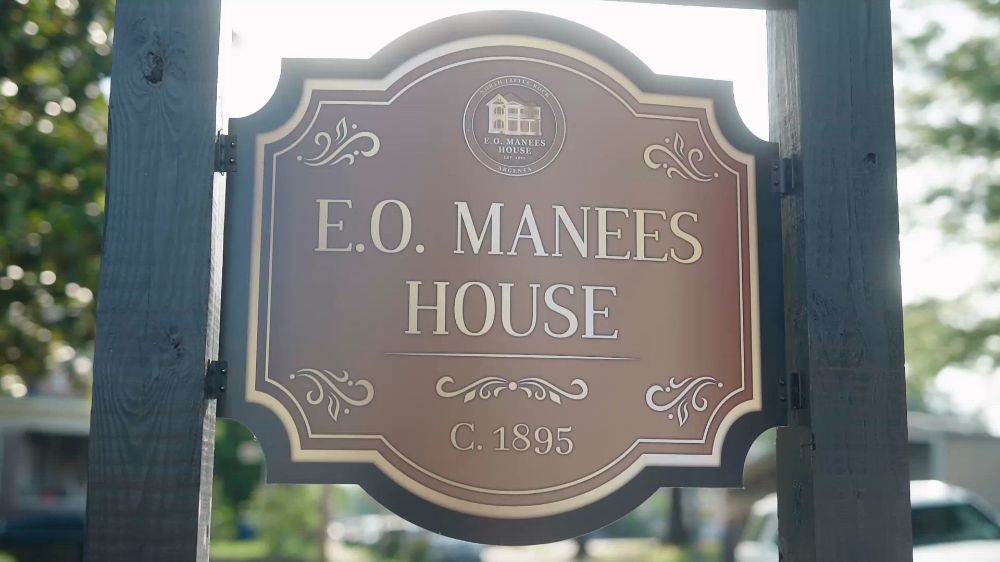 E.O. Manees House Convenience