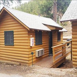 Ponderosa Pines Inn & Cabins - Lead Surroundings