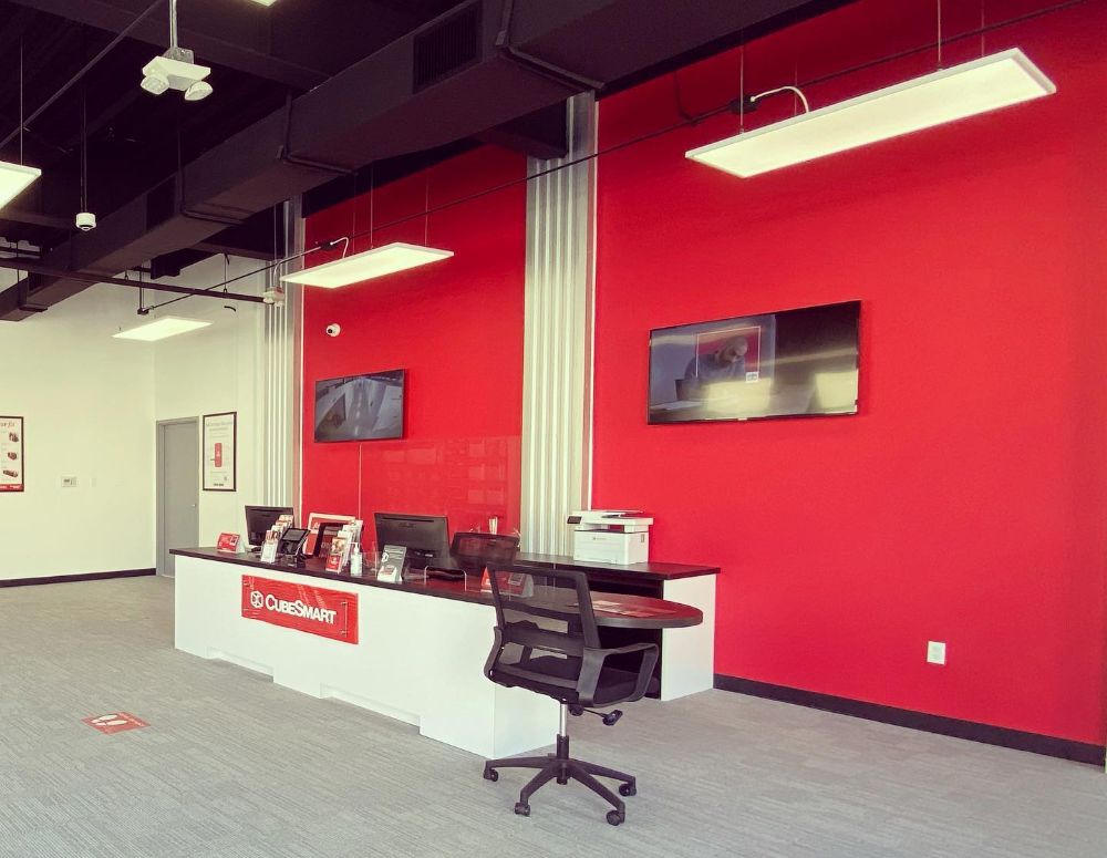 Woodlake Plaza - Greenacres Informative