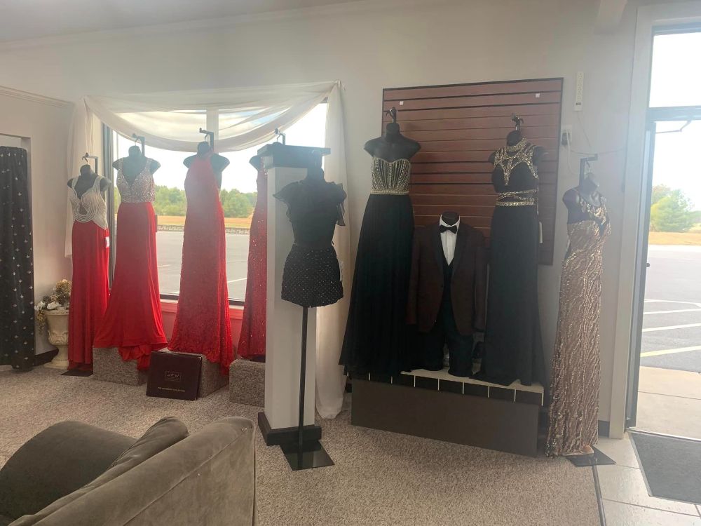 Mr. Tuxedo & Bridal Carterville