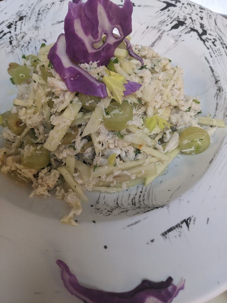 Ebony & Vine - Conifer Convenience