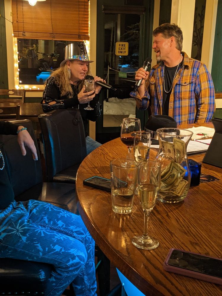 Ebony & Vine - Conifer Comfortable