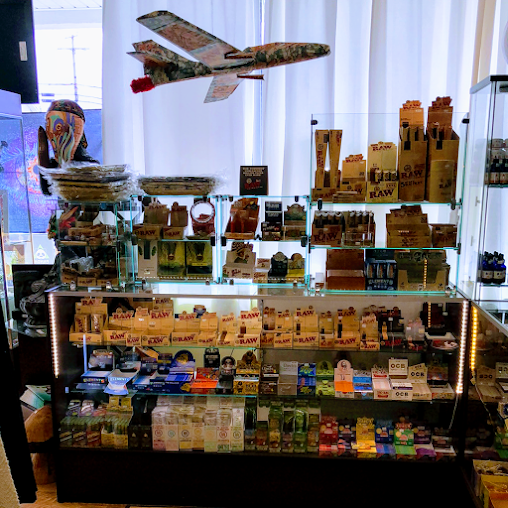 Levitation Gallery Smoke Shop - Seekonk Slider 3