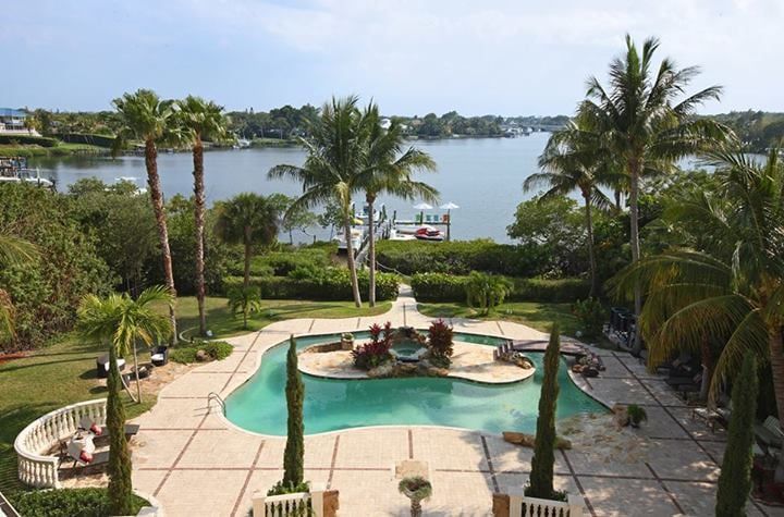 Waterfront Properties & Club Communities: Meike MacGregor - Jupiter Combination