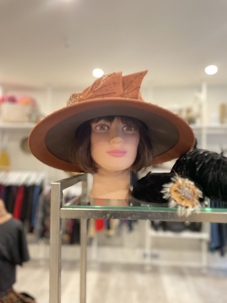 Cure Thrift Shop - New York Atmosphere