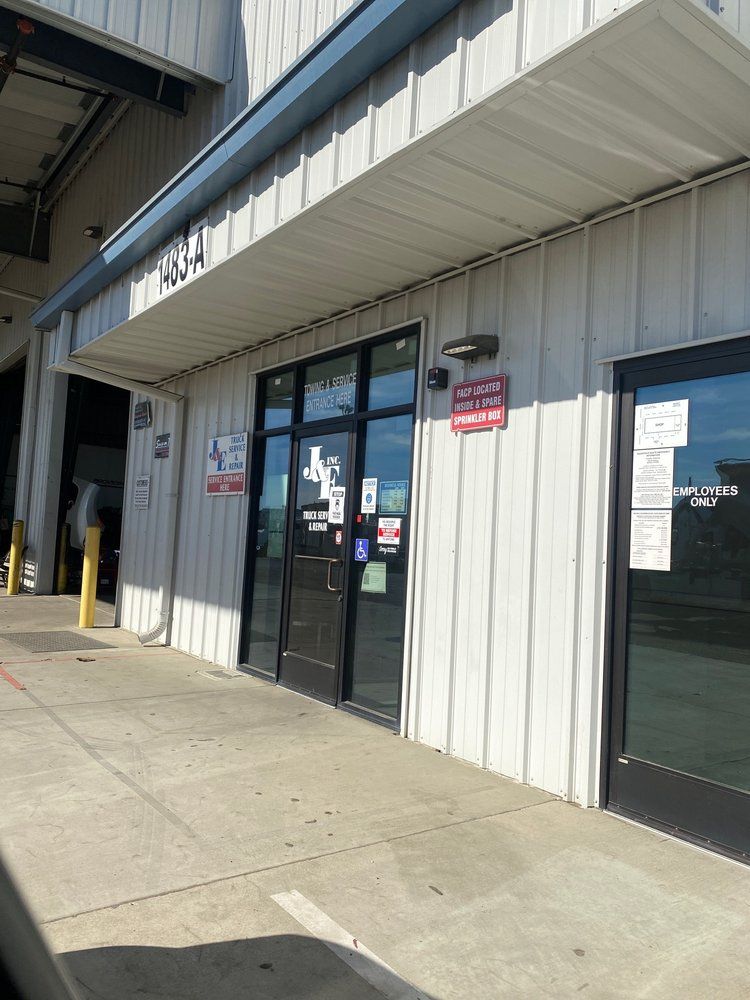 J & E Truck Service & Repair - Stockton Thumbnails