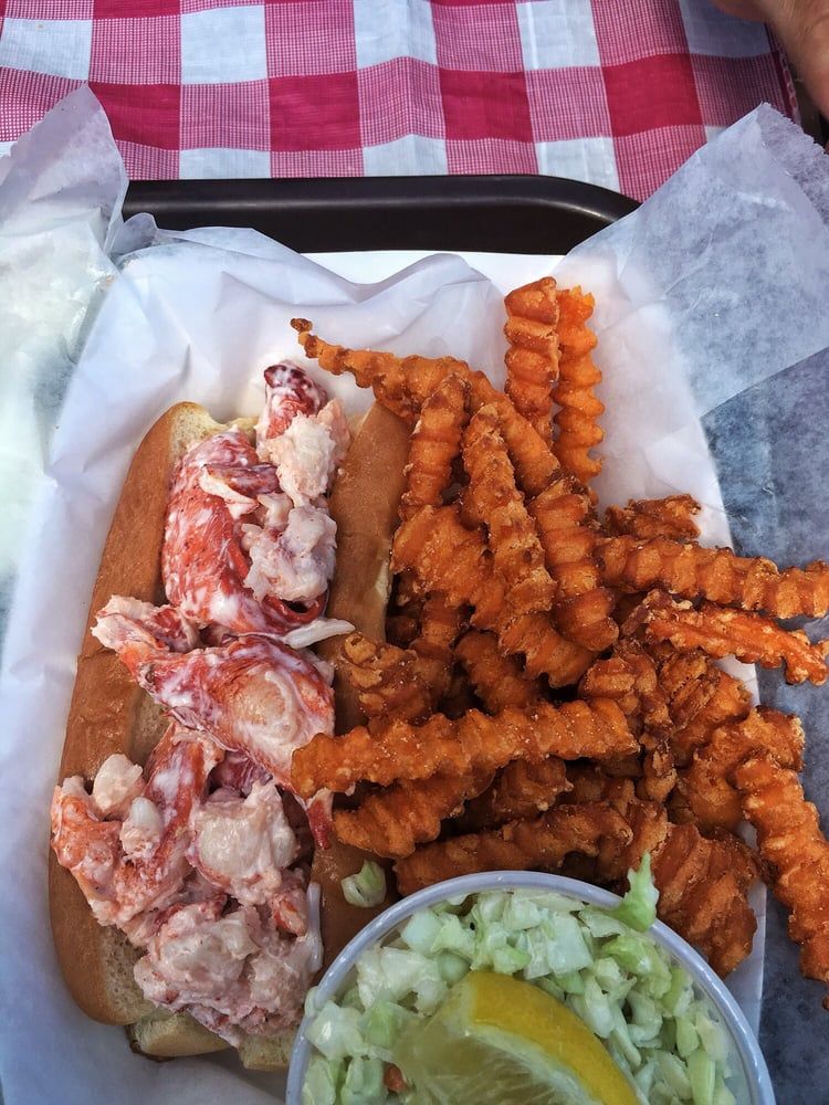 Holbrook's Lobster Wharf Grille - Harpswell Restaurant